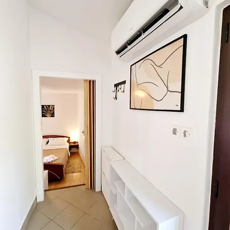 House With Private Garden And Amazing View Apartman